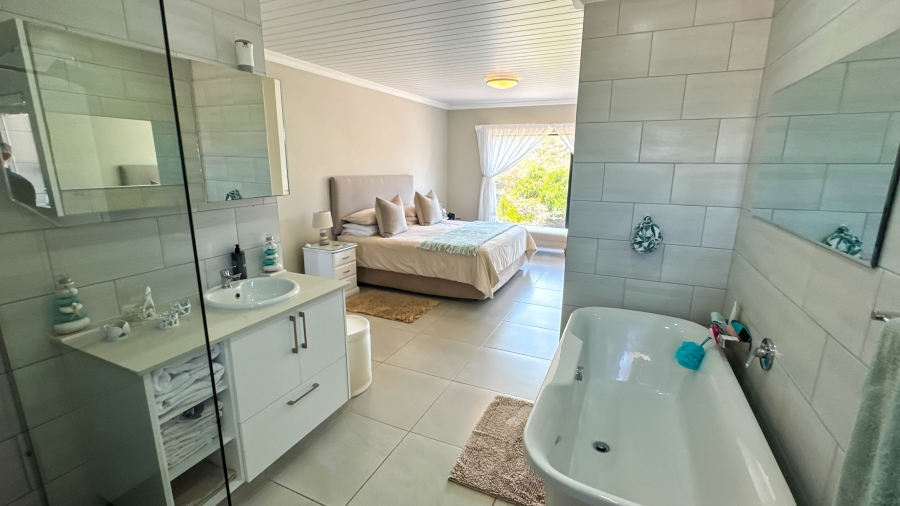 3 Bedroom Property for Sale in Dana Bay Western Cape